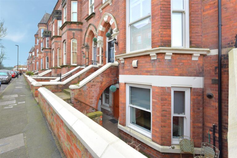 Basement Flat, 12 Wenlock Terrace, York